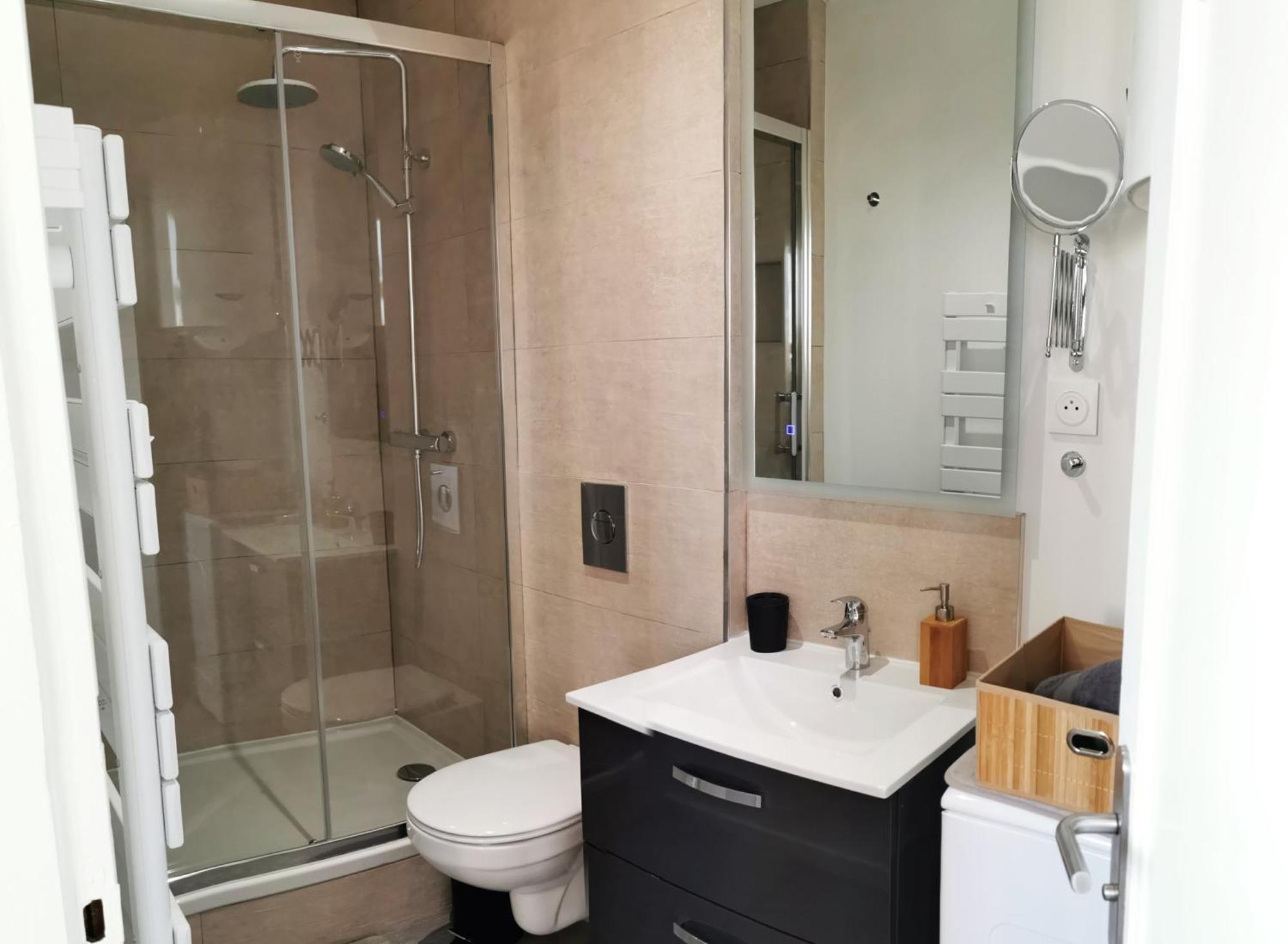 Reims - Ideal Pour Pro En Deplacement *wifi Rapide *vue Panoramique *parking Facile *