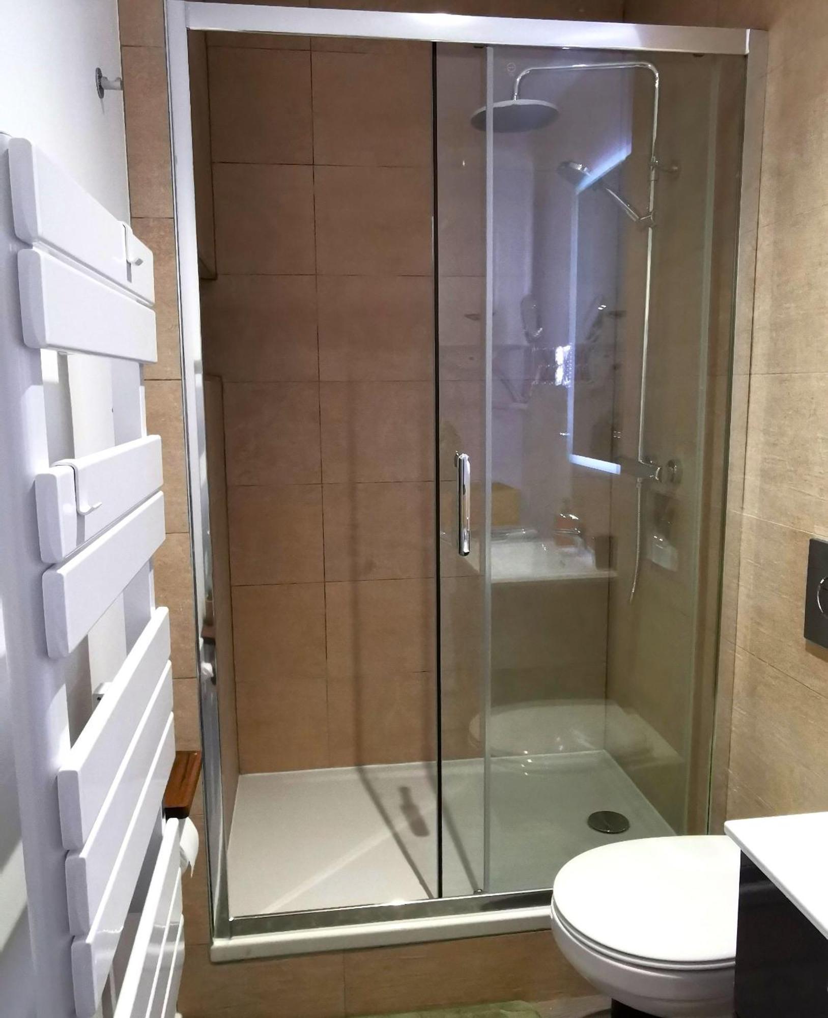 Reims - Ideal Pour Pro En Deplacement *wifi Rapide *vue Panoramique *parking Facile * Roubaix